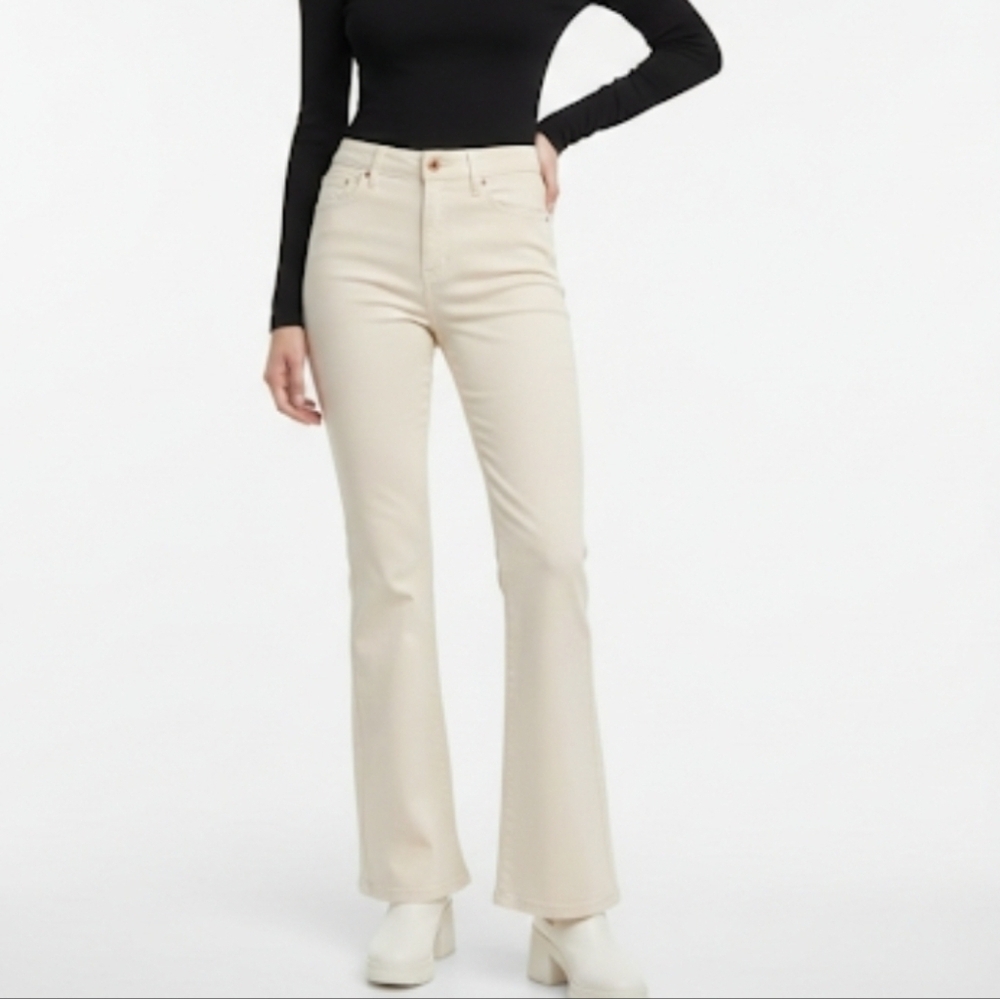 a.n.a NWT Women's White High Rise Flare Jeans